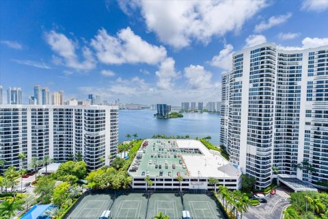 Condominio en venta en Aventura, Florida, 3 dormitorios, 159.23 m2 № 1940229 - foto 21