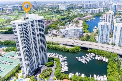 Condominio en venta en Aventura, Florida, 3 dormitorios, 159.23 m2 № 1940229 - foto 18