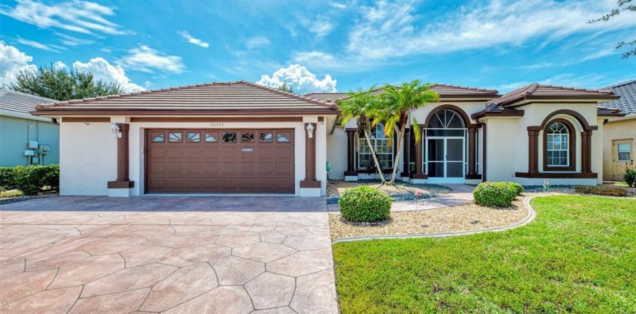 Villa ou maison à Punta Gorda, Floride 3 chambres, 230.68 m2 № 2406272