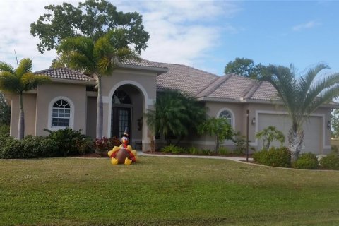 Villa ou maison à louer à Punta Gorda, Floride: 3 chambres, 180.97 m2 № 1687732 - photo 2