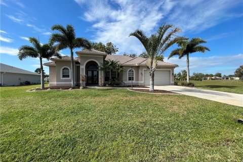 Villa ou maison à louer à Punta Gorda, Floride: 3 chambres, 180.97 m2 № 1687732 - photo 1