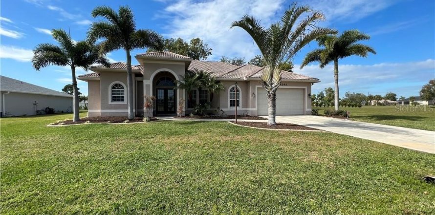 Villa ou maison à Punta Gorda, Floride 3 chambres, 180.97 m2 № 1687732
