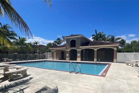Townhouse in Cutler Bay, Florida 3 bedrooms, 120.31 sq.m. № 2070395 - photo 19