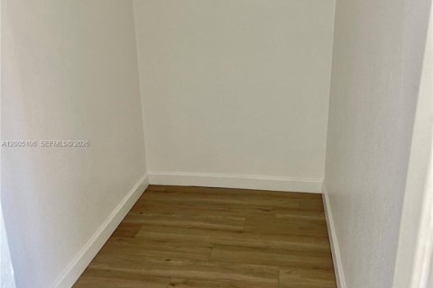 Townhouse in Cutler Bay, Florida 3 bedrooms, 120.31 sq.m. № 2070395 - photo 12