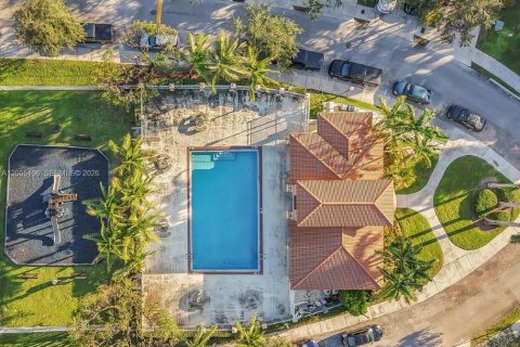 Townhouse in Cutler Bay, Florida 3 bedrooms, 120.31 sq.m. № 2070395 - photo 27
