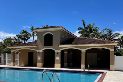 Townhouse in Cutler Bay, Florida 3 bedrooms, 120.31 sq.m. № 2070395 - photo 18