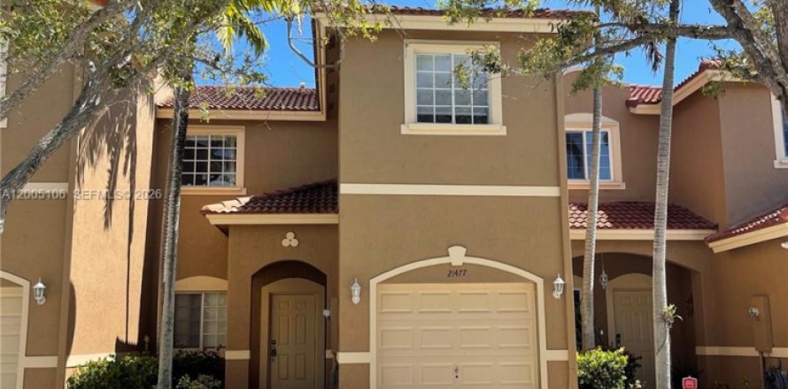 Townhouse in Cutler Bay, Florida 3 bedrooms, 120.31 sq.m. № 2070395