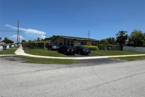 Villa ou maison à vendre à Miami, Floride: 3 chambres, 94.76 m2 № 1877702 - photo 2