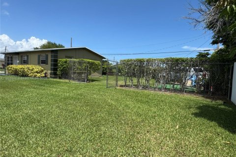 Villa ou maison à vendre à Miami, Floride: 3 chambres, 94.76 m2 № 1877702 - photo 4