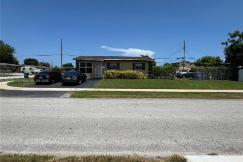 Villa ou maison à vendre à Miami, Floride: 3 chambres, 94.76 m2 № 1877702 - photo 1