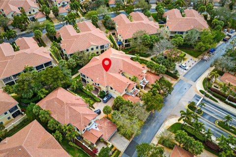 Townhouse in Weston, Florida 4 bedrooms, 219.25 sq.m. № 2189410 - photo 24