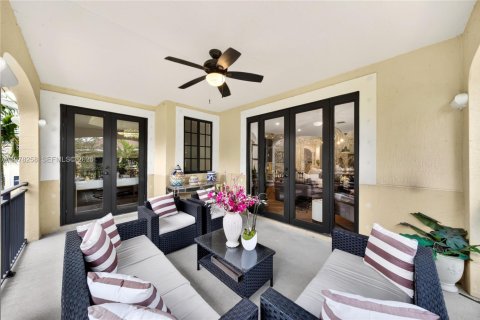 Townhouse in Weston, Florida 4 bedrooms, 219.25 sq.m. № 2189410 - photo 22
