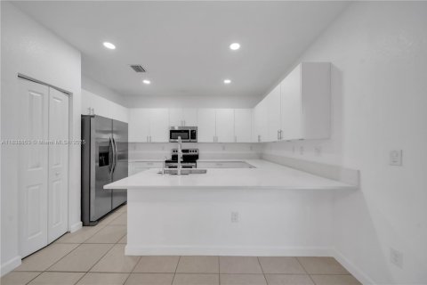 House in Homestead, Florida 3 bedrooms, 149.76 sq.m. № 1827527 - photo 6