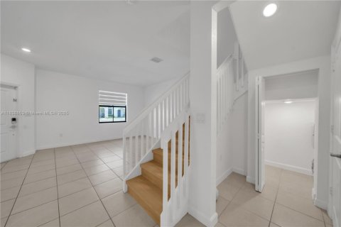 House in Homestead, Florida 3 bedrooms, 149.76 sq.m. № 1827527 - photo 11