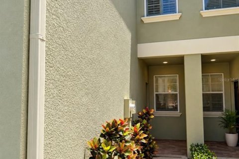 Townhouse in New Port Richey, Florida 3 bedrooms, 186.73 sq.m. № 2352274