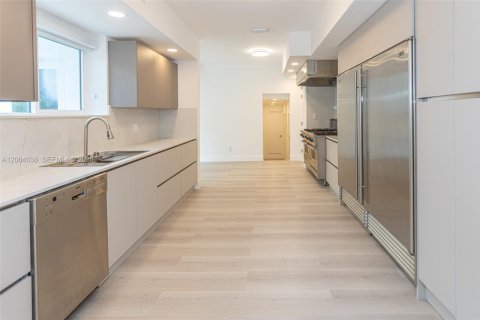 Casa en venta en Miami Beach, Florida, 4 dormitorios, 400.87 m2 № 2268715 - foto 2