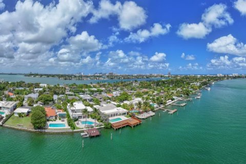 Casa en venta en Miami Beach, Florida, 4 dormitorios, 400.87 m2 № 2268715 - foto 15