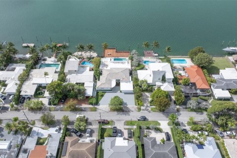 Casa en venta en Miami Beach, Florida, 4 dormitorios, 400.87 m2 № 2268715 - foto 12