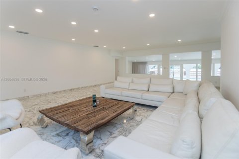 Casa en venta en Miami Beach, Florida, 4 dormitorios, 400.87 m2 № 2268715 - foto 4