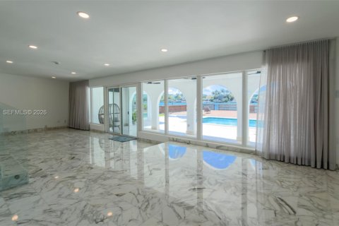 Casa en venta en Miami Beach, Florida, 4 dormitorios, 400.87 m2 № 2268715 - foto 21