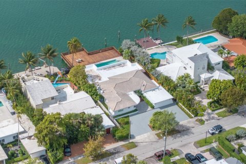 Casa en venta en Miami Beach, Florida, 4 dormitorios, 400.87 m2 № 2268715 - foto 13