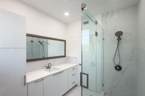 Casa en venta en Miami Beach, Florida, 4 dormitorios, 400.87 m2 № 2268715 - foto 20