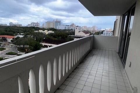 Condo in Coral Gables, Florida, 2 bedrooms  № 2003364 - photo 21