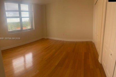 Condo in Coral Gables, Florida, 2 bedrooms  № 2003364 - photo 18