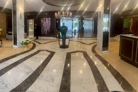 Condo in Coral Gables, Florida, 2 bedrooms  № 2003364 - photo 27