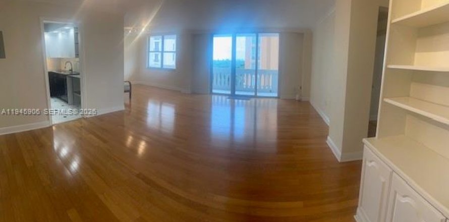 Condo in Coral Gables, Florida, 2 bedrooms  № 2003364