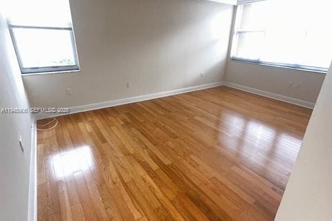 Condo in Coral Gables, Florida, 2 bedrooms  № 2003364 - photo 9