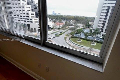 Condo in Coral Gables, Florida, 2 bedrooms  № 2003364 - photo 10