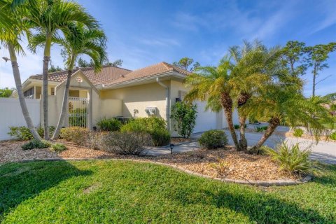 House in Englewood, Florida 2 bedrooms, 148.09 sq.m. № 996547 - photo 3