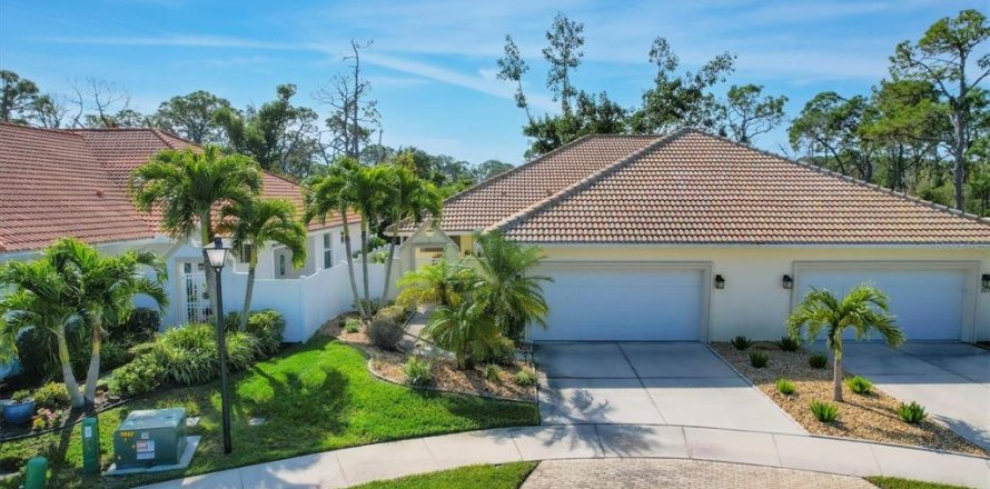 House in Englewood, Florida 2 bedrooms, 148.09 sq.m. № 996547