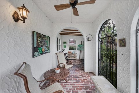 House in Sarasota, Florida 2 bedrooms, 109.07 sq.m. № 2235634 - photo 4