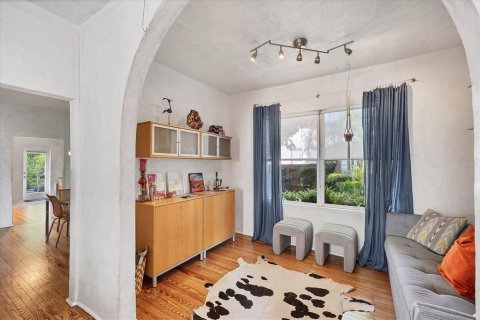 House in Sarasota, Florida 2 bedrooms, 109.07 sq.m. № 2235634 - photo 9