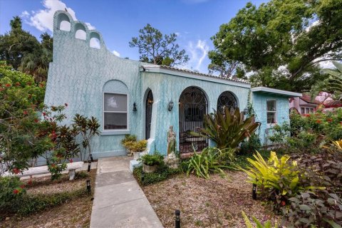 House in Sarasota, Florida 2 bedrooms, 109.07 sq.m. № 2235634