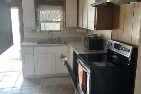 House in Clearwater, Florida 2 bedrooms, 98.1 sq.m. № 2099209 - photo 13