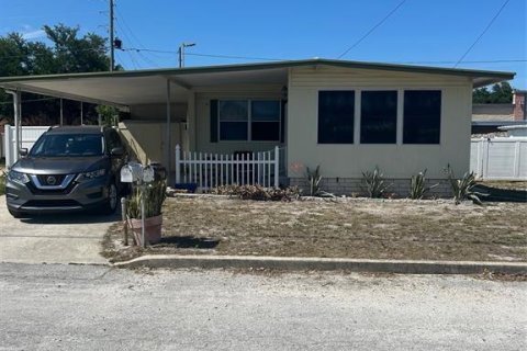 House in Clearwater, Florida 2 bedrooms, 98.1 sq.m. № 2099209