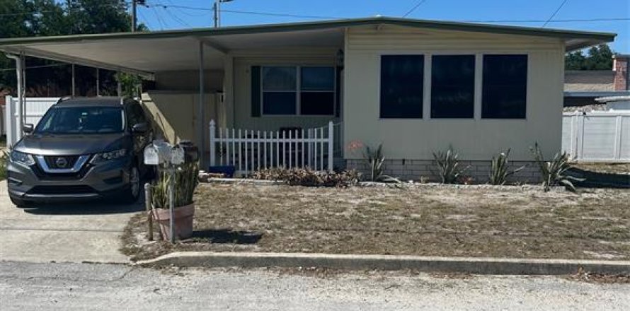 House in Clearwater, Florida 2 bedrooms, 98.1 sq.m. № 2099209