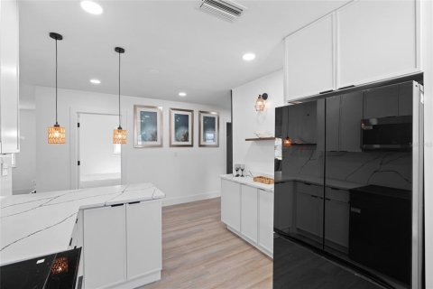 Casa en venta en Saint Petersburg, Florida, 3 dormitorios, 101.36 m2 № 1884626 - foto 11