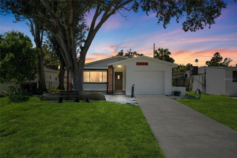 Casa en Saint Petersburg, Florida 3 dormitorios, 101.36 m2 № 1884626