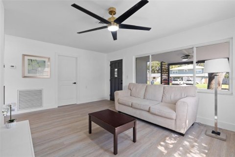 Casa en venta en Saint Petersburg, Florida, 3 dormitorios, 101.36 m2 № 1884626 - foto 6