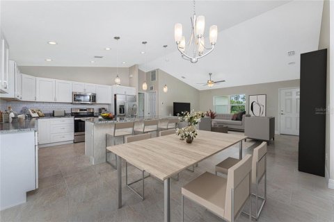 Casa en venta en North Port, Florida, 3 dormitorios, 133.5 m2 № 1835490 - foto 4