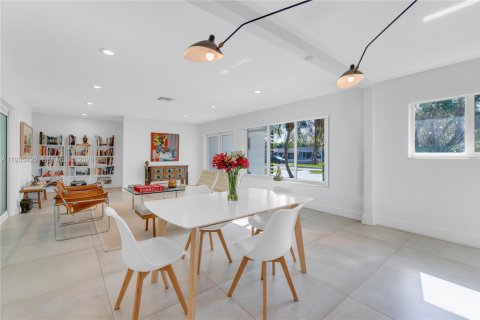 Снять в аренду виллу или дом в Пайнкрест, Флорида 4 спальни, 168.9м2, № 1998450 - фото 7