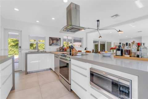 Снять в аренду виллу или дом в Пайнкрест, Флорида 4 спальни, 168.9м2, № 1998450 - фото 14