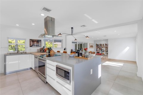 Снять в аренду виллу или дом в Пайнкрест, Флорида 4 спальни, 168.9м2, № 1998450 - фото 13