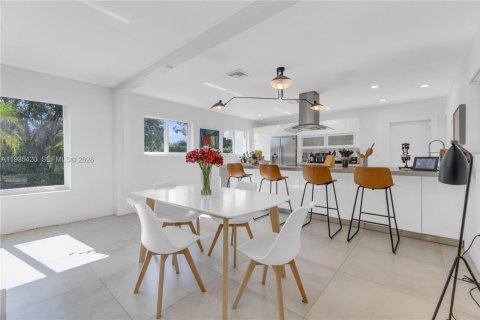 Снять в аренду виллу или дом в Пайнкрест, Флорида 4 спальни, 168.9м2, № 1998450 - фото 9