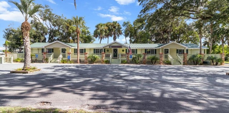 Propiedad comercial en Crystal River, Florida 224.82 m2 № 1882952