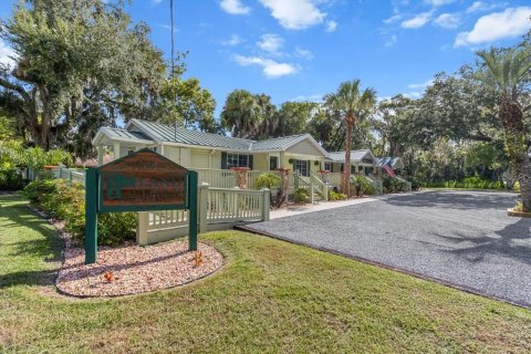 Propiedad comercial en venta en Crystal River, Florida, 224.82 m2 № 1882952 - foto 3